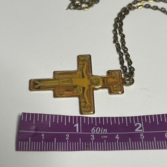 VTG Crucifix Religious Jesus on Cross Pendant Necklace w/19.5" Gold Tone Chain - Picture 11 of 13